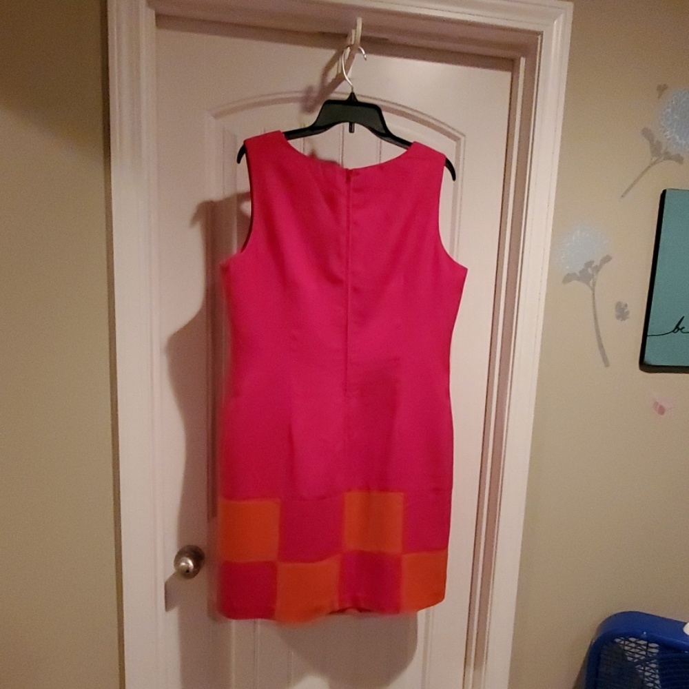 Colorblocked Dress - Picture 2 of 3